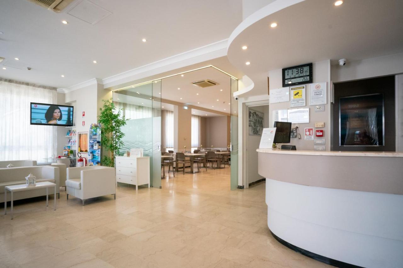 Hotel Radar Rimini Esterno foto