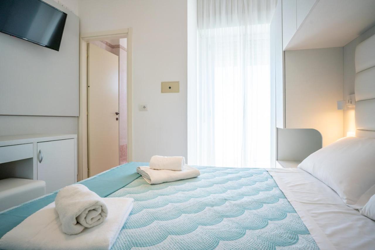 Hotel Radar Rimini Esterno foto