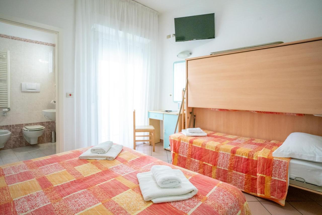 Hotel Radar Rimini Esterno foto