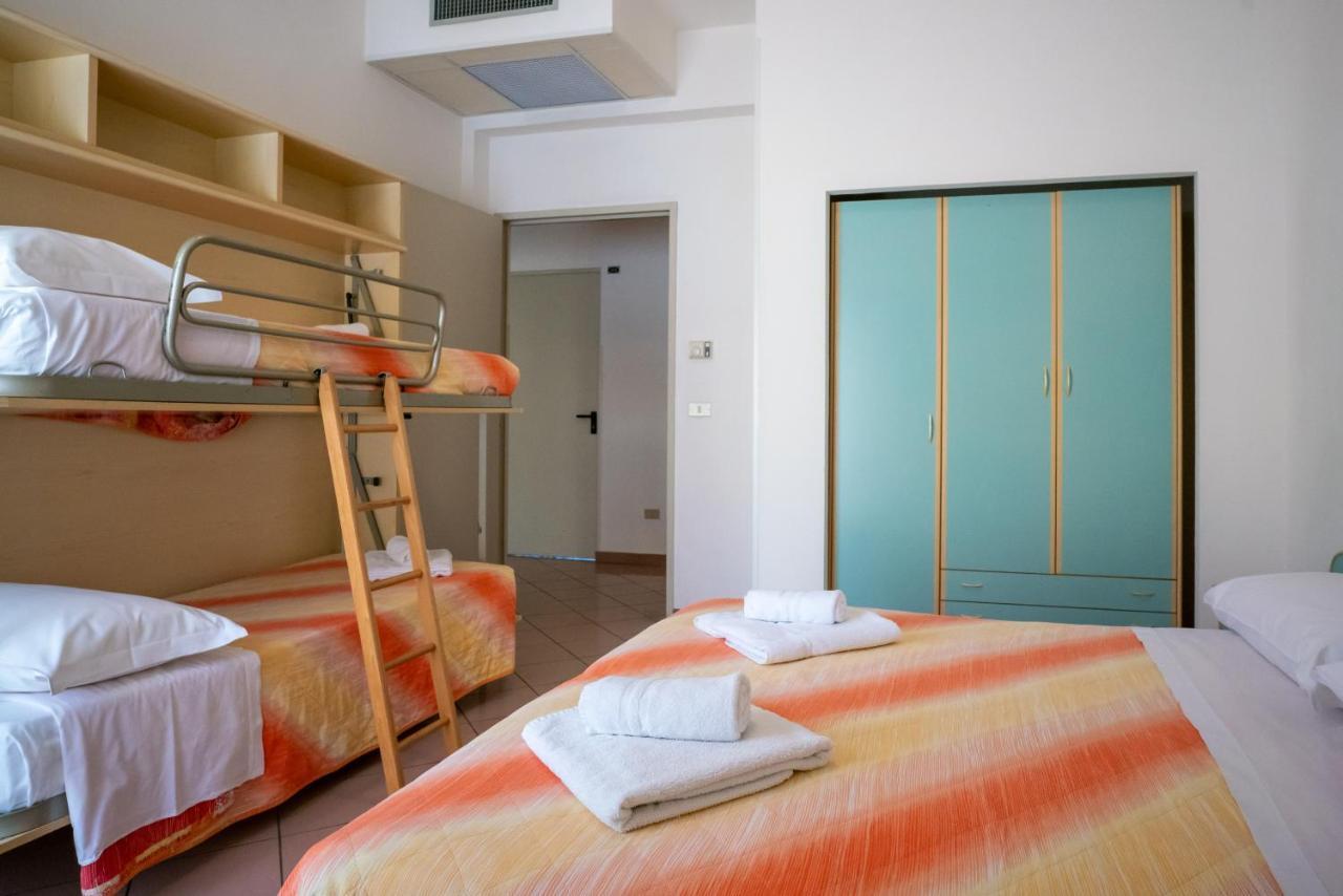 Hotel Radar Rimini Esterno foto