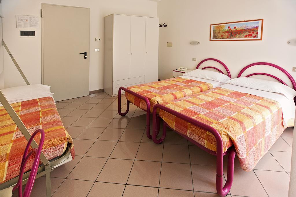 Hotel Radar Rimini Esterno foto