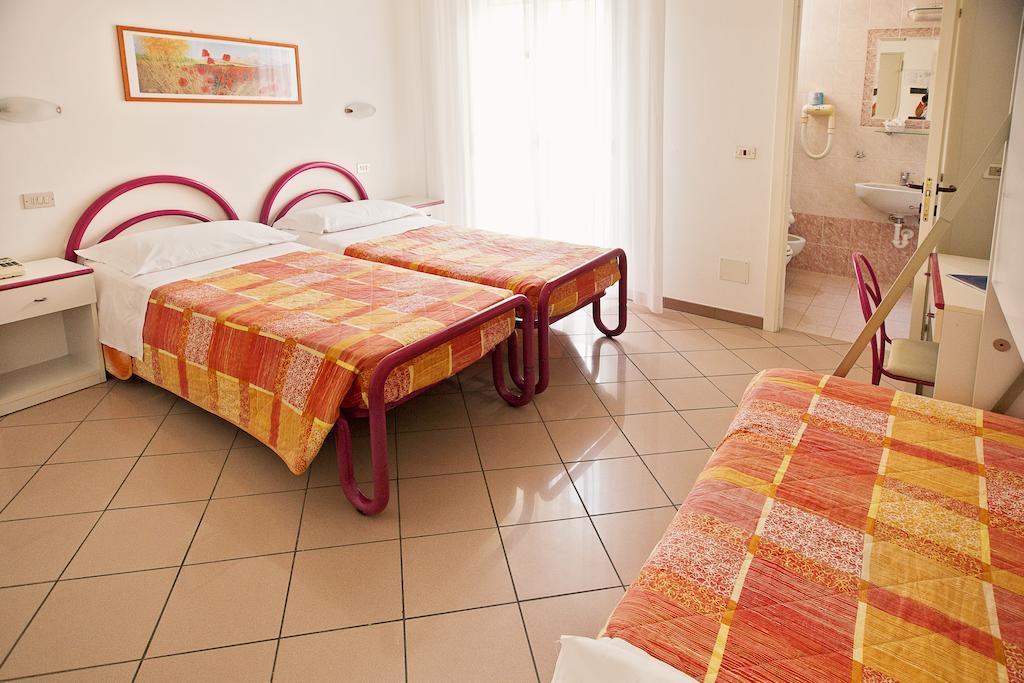 Hotel Radar Rimini Esterno foto