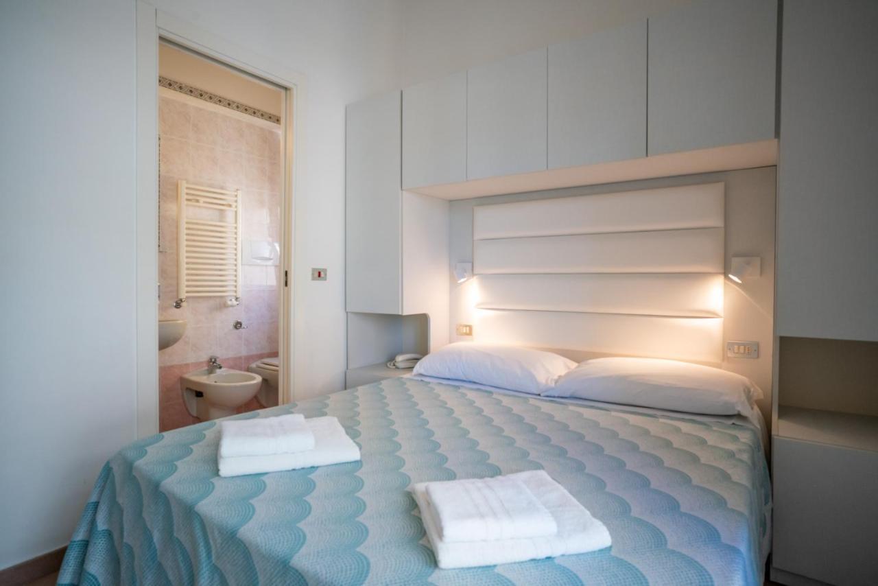 Hotel Radar Rimini Esterno foto