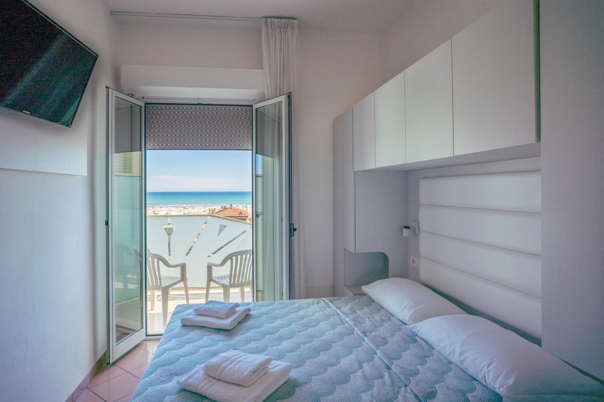 Hotel Radar Rimini Esterno foto