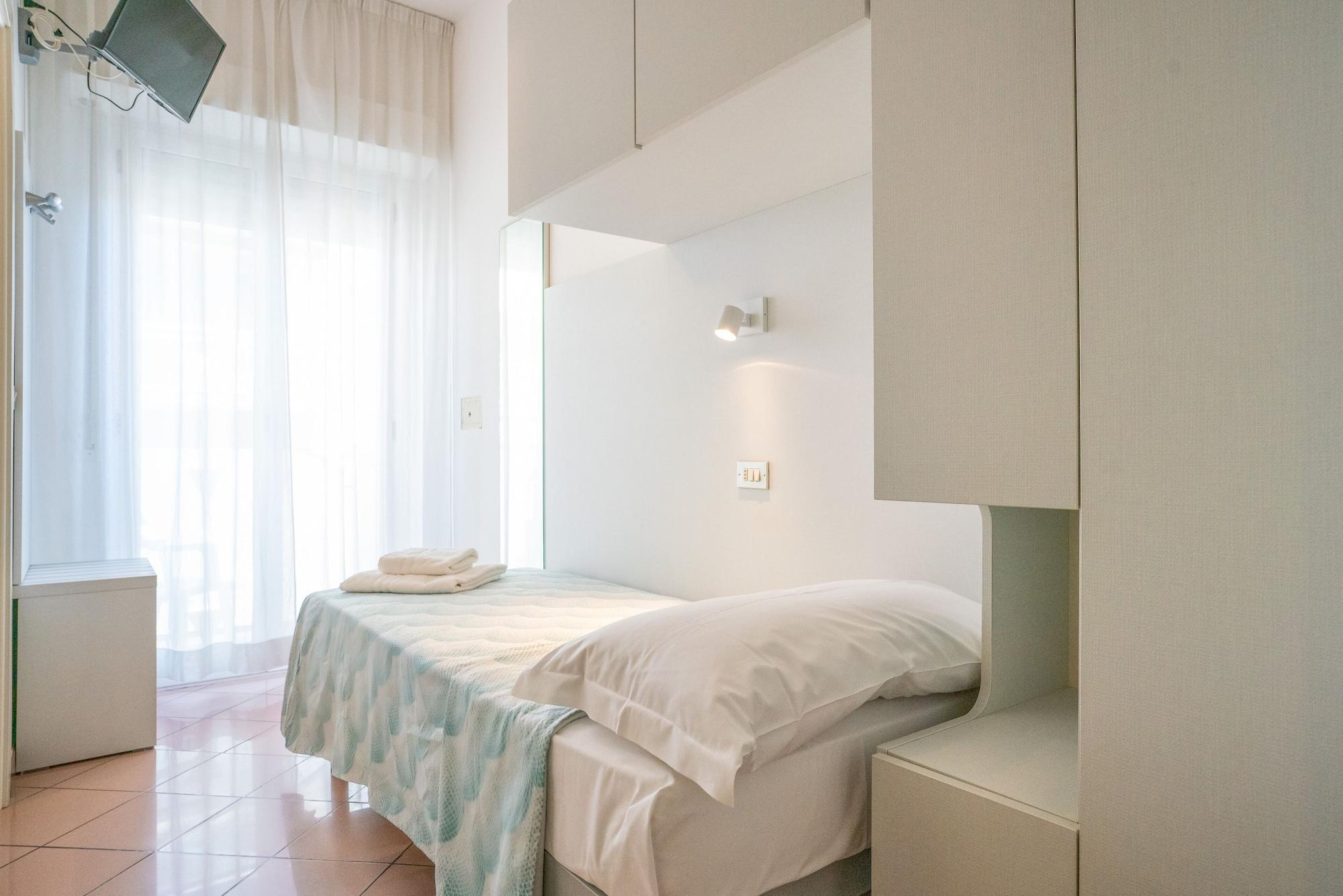 Hotel Radar Rimini Esterno foto