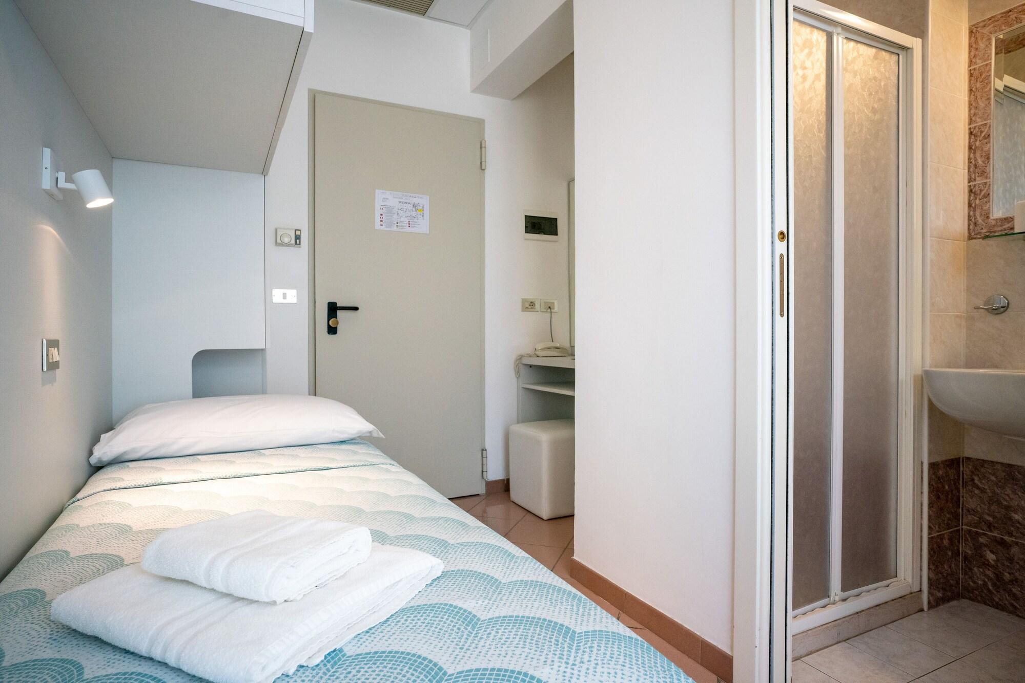 Hotel Radar Rimini Esterno foto