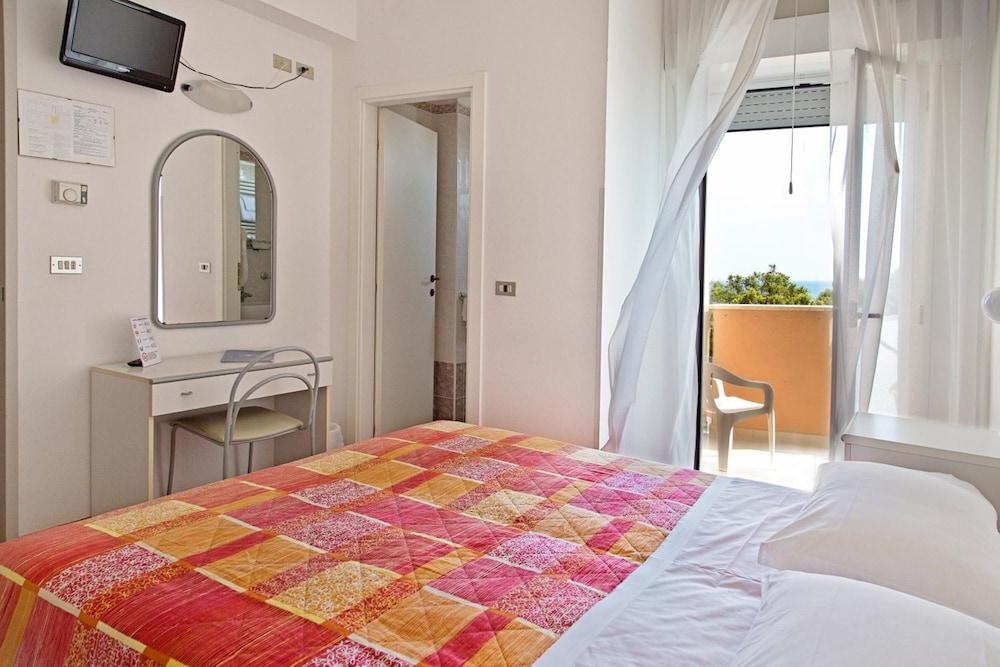 Hotel Radar Rimini Esterno foto