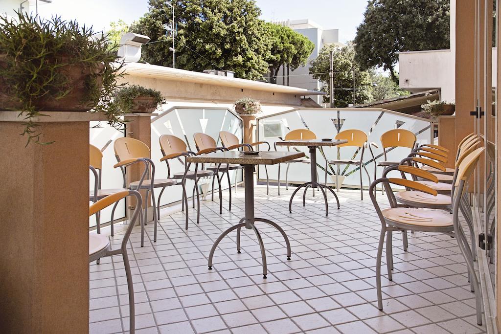 Hotel Radar Rimini Esterno foto